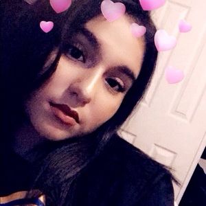 Meet your Posher, Andrea